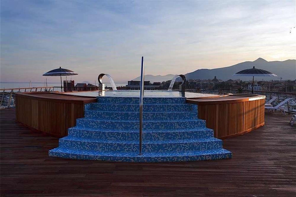 Hotel Yacht Club Marina Di Loano Zewnętrze zdjęcie