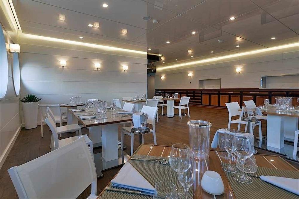 Hotel Yacht Club Marina Di Loano Zewnętrze zdjęcie