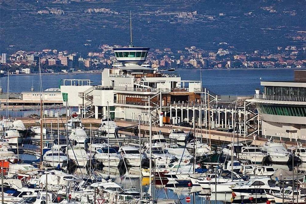 Hotel Yacht Club Marina Di Loano Zewnętrze zdjęcie