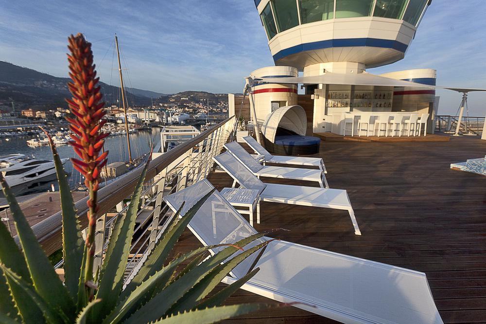 Hotel Yacht Club Marina Di Loano Zewnętrze zdjęcie