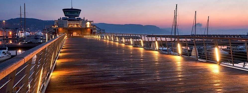 Hotel Yacht Club Marina Di Loano Zewnętrze zdjęcie