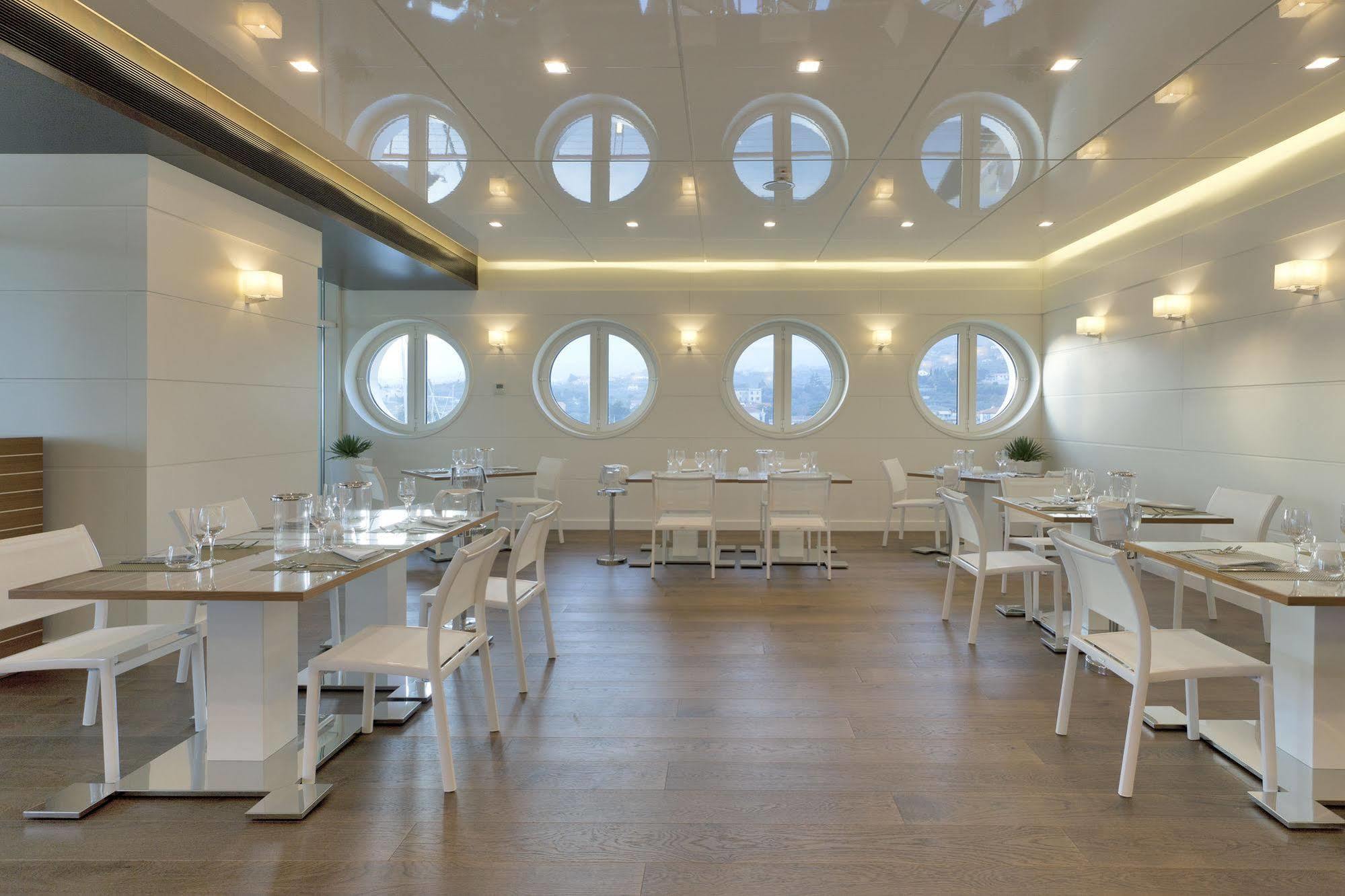 Hotel Yacht Club Marina Di Loano Zewnętrze zdjęcie