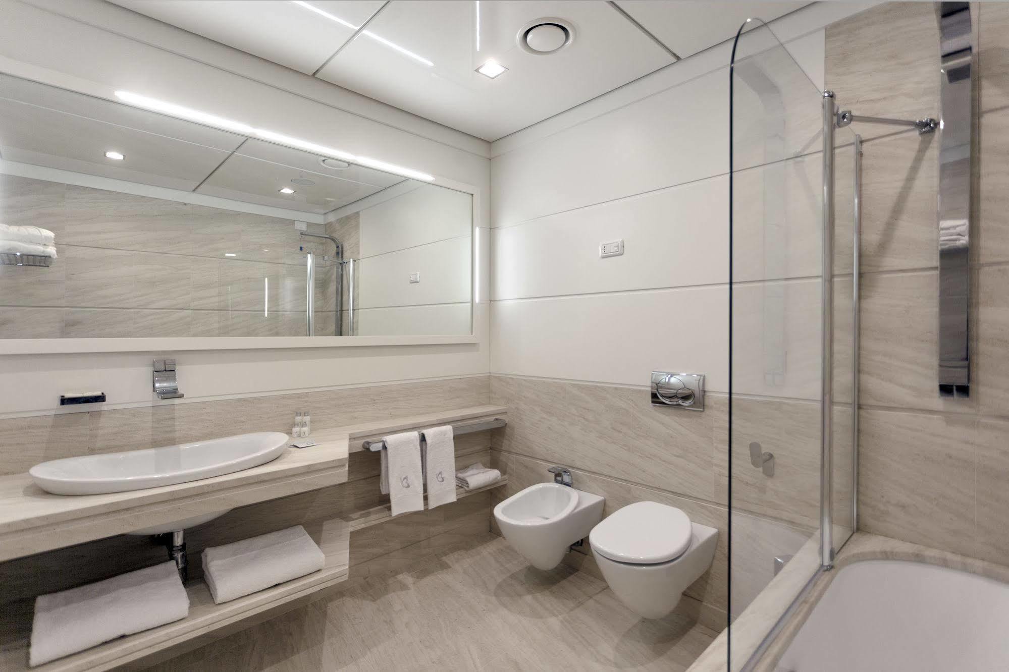 Hotel Yacht Club Marina Di Loano Zewnętrze zdjęcie