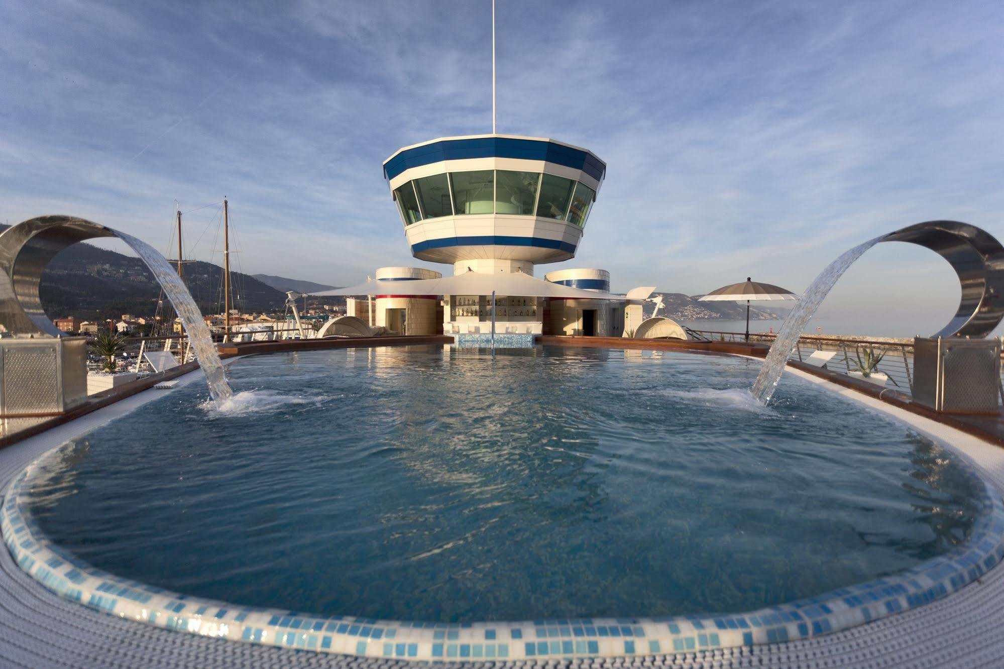 Hotel Yacht Club Marina Di Loano Zewnętrze zdjęcie