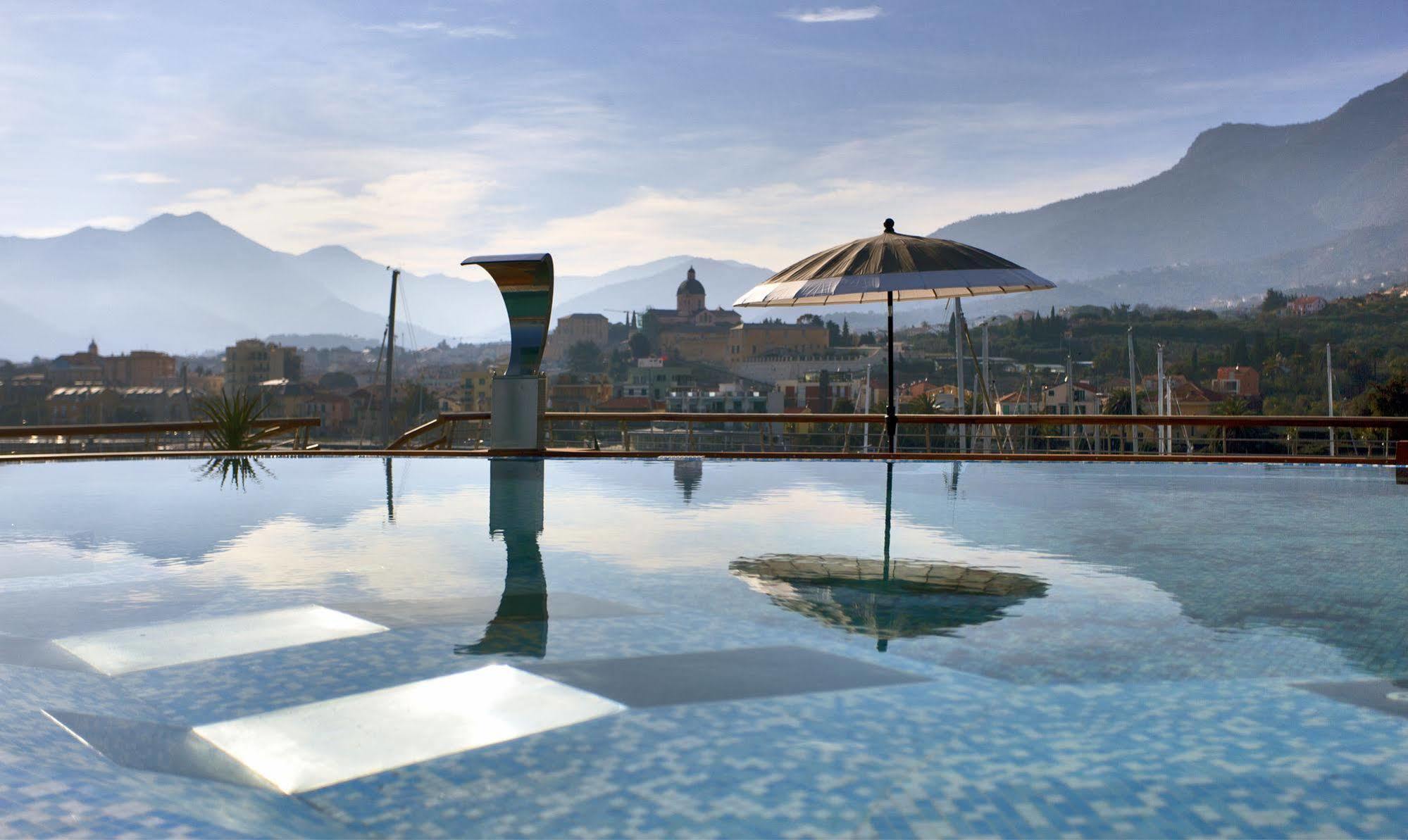 Hotel Yacht Club Marina Di Loano Zewnętrze zdjęcie