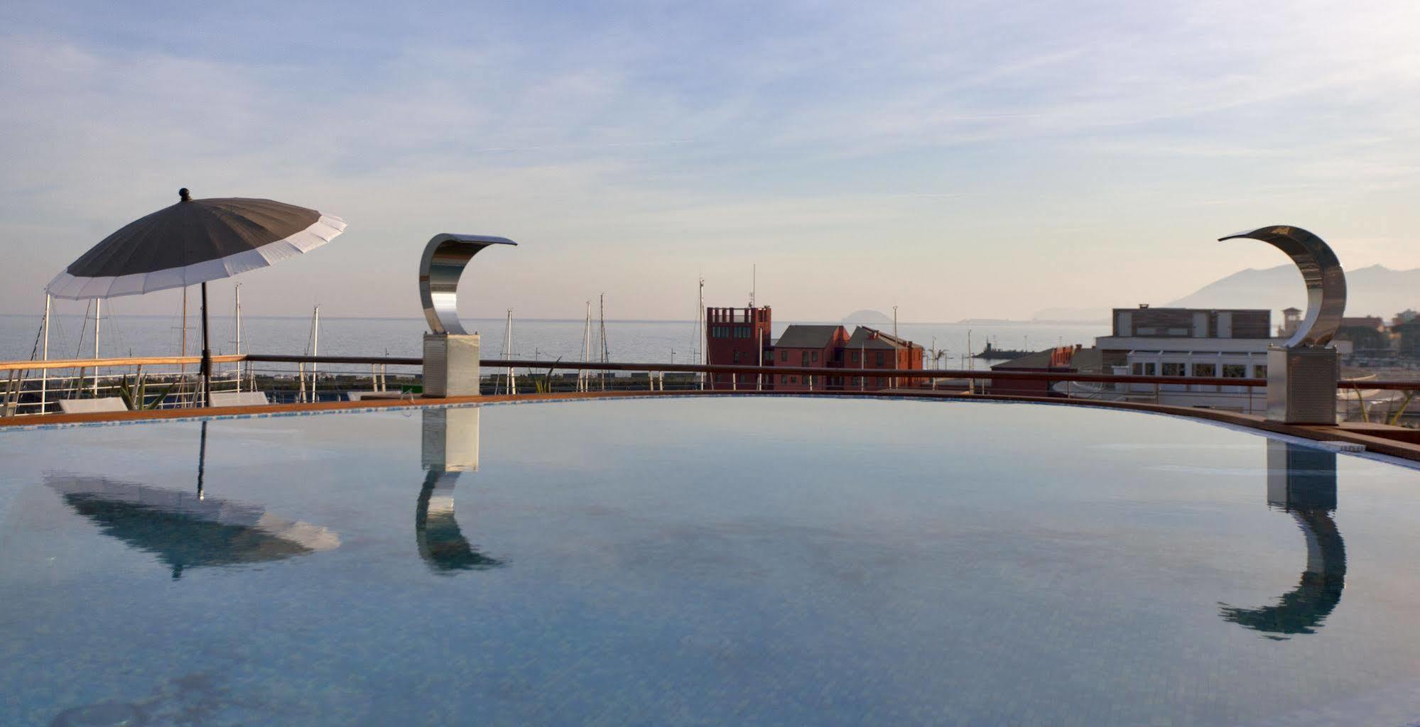 Hotel Yacht Club Marina Di Loano Zewnętrze zdjęcie