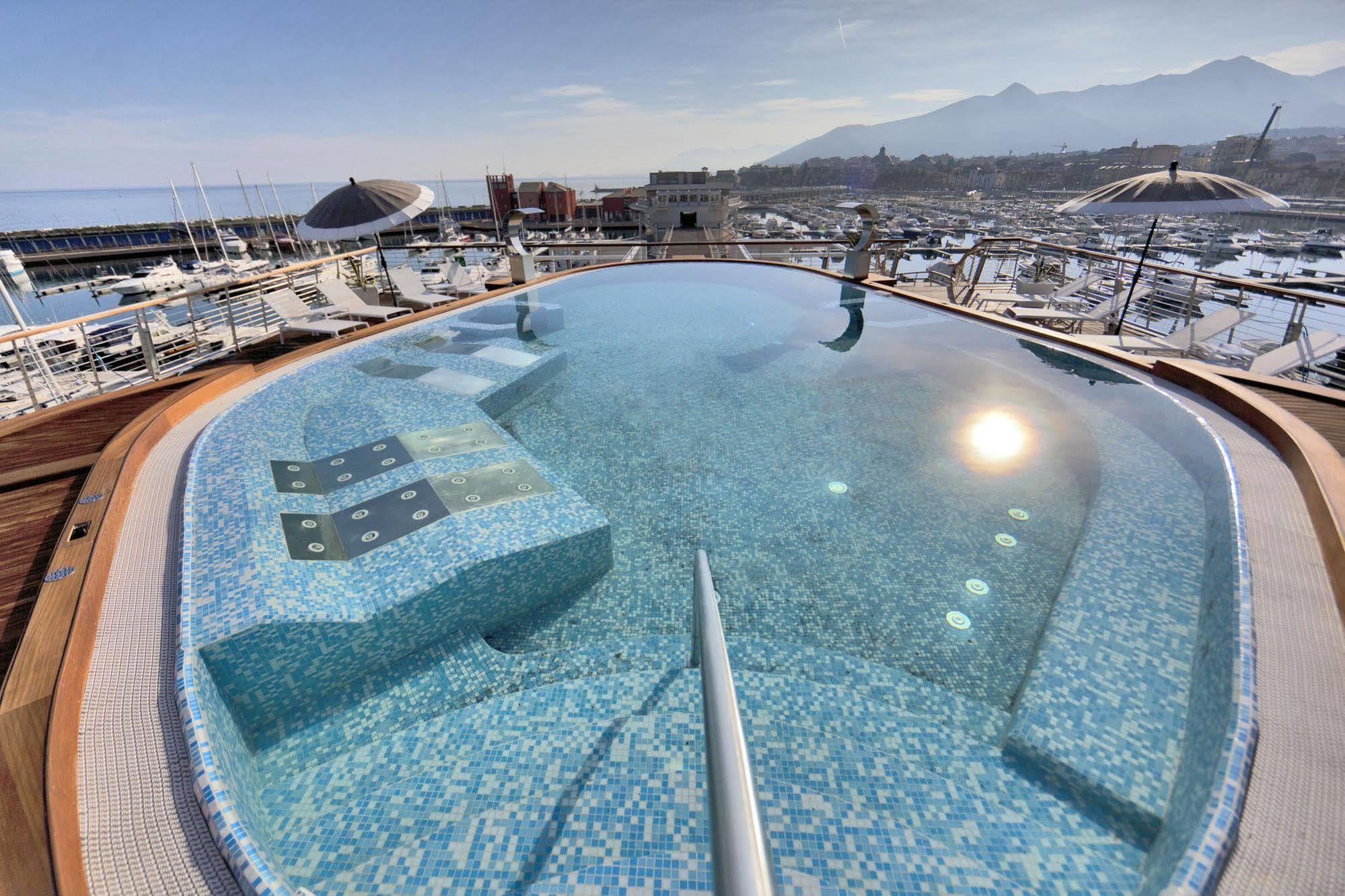 Hotel Yacht Club Marina Di Loano Zewnętrze zdjęcie