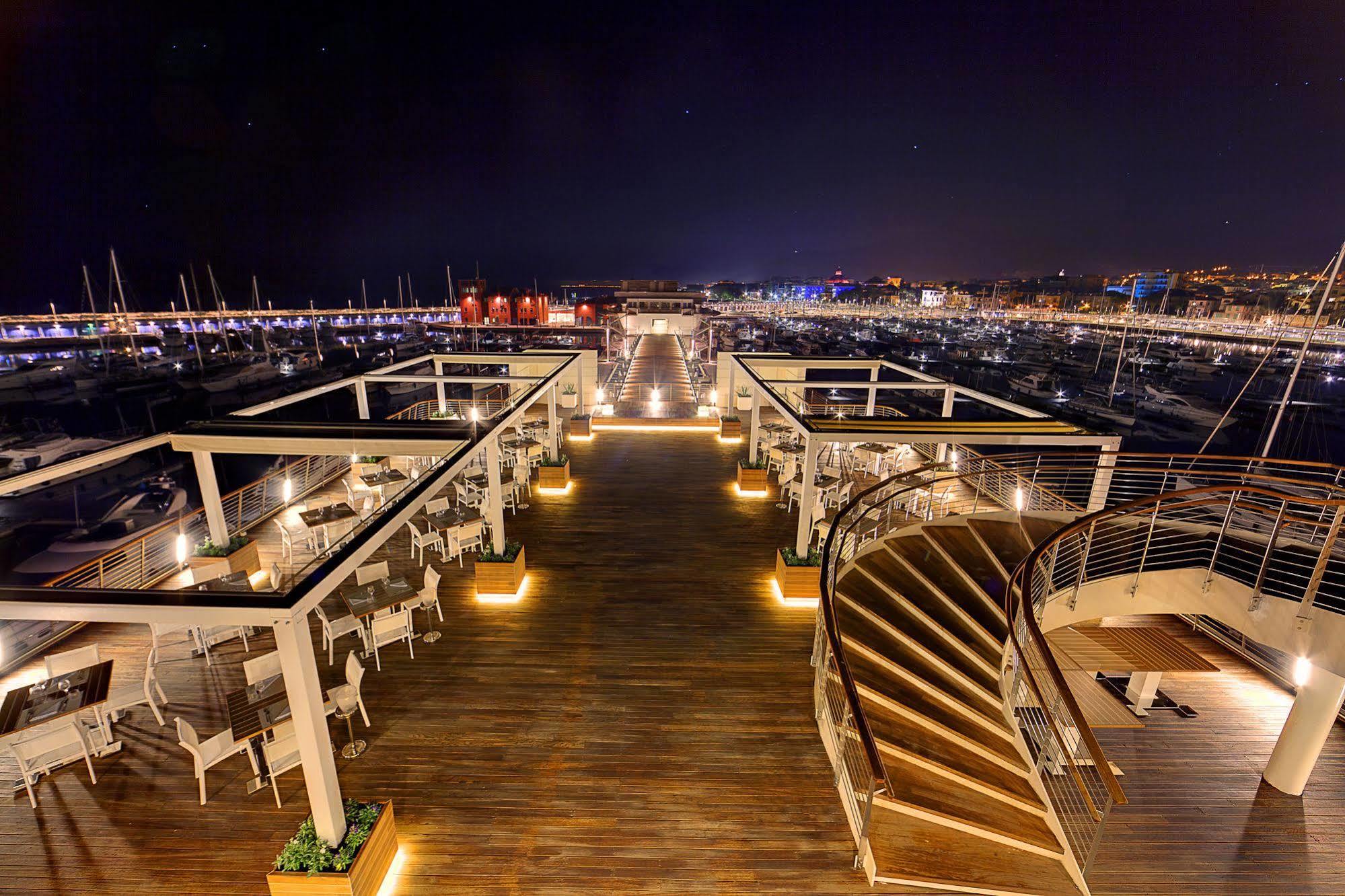 Hotel Yacht Club Marina Di Loano Zewnętrze zdjęcie